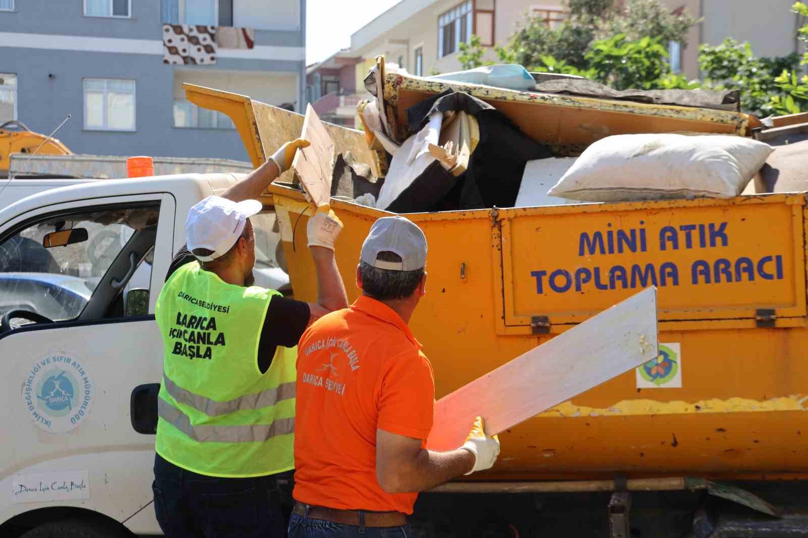 Darıca’da 100 kişilik özel ekiple yaz temizliği