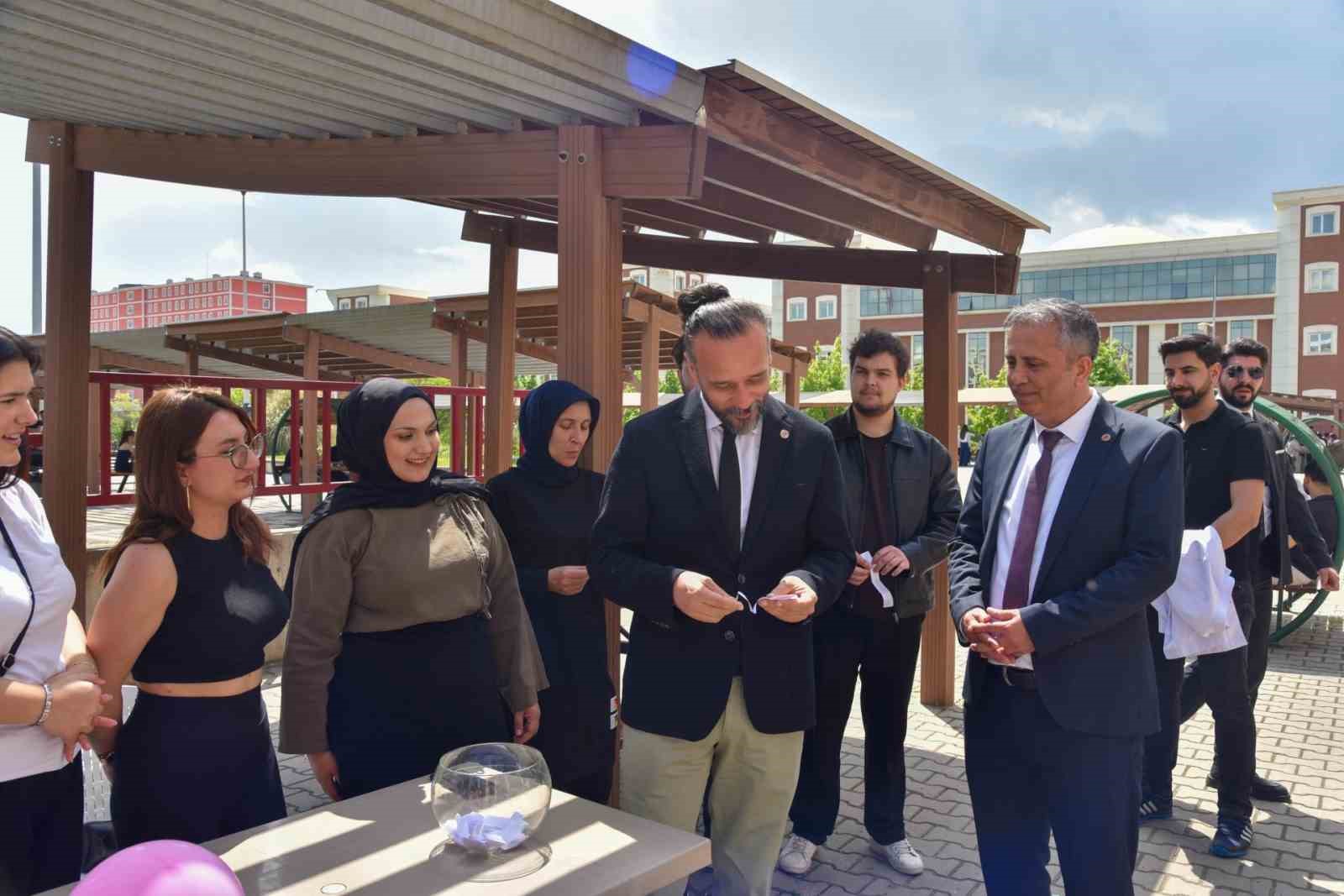 BŞE&Uuml;&rsquo;de &lsquo;Engelsiz Farkındalık Standı&rsquo; kuruldu