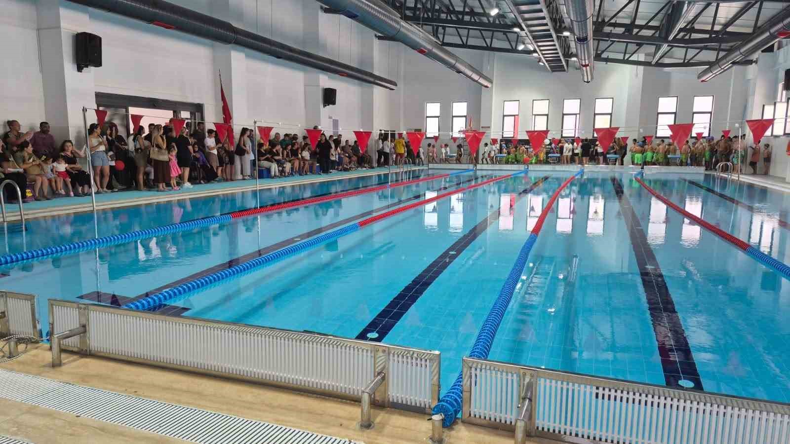 İki ayda 200 öğrenci yüzme öğrendi