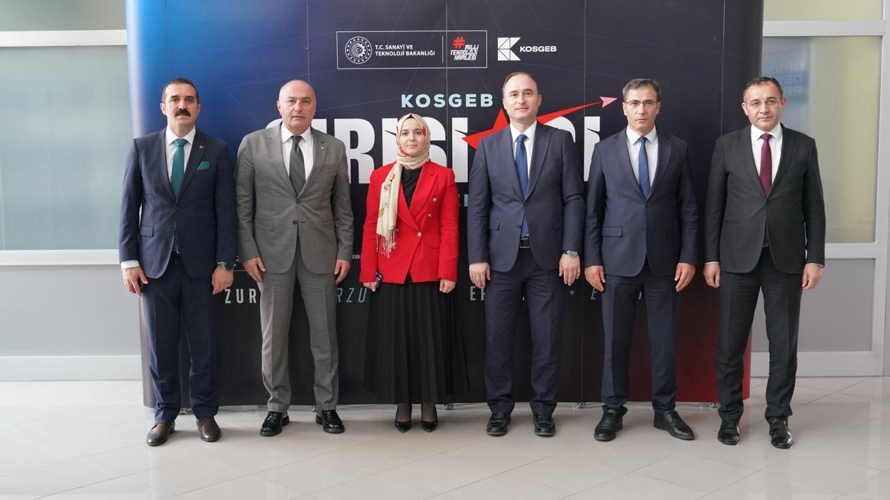 Başkan &Ouml;zakalın KOSGEB j&uuml;ri toplantısına katıldı