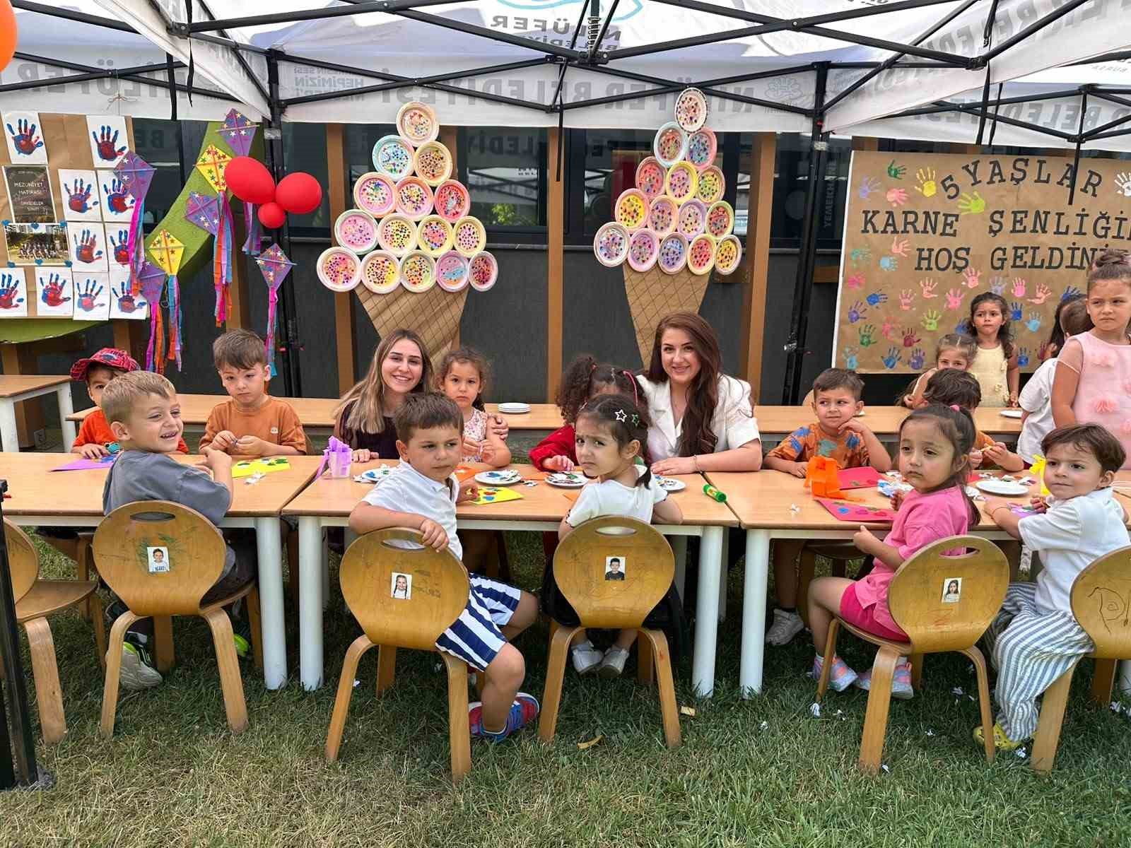 Nil&uuml;ferli miniklerde karne heyecanı