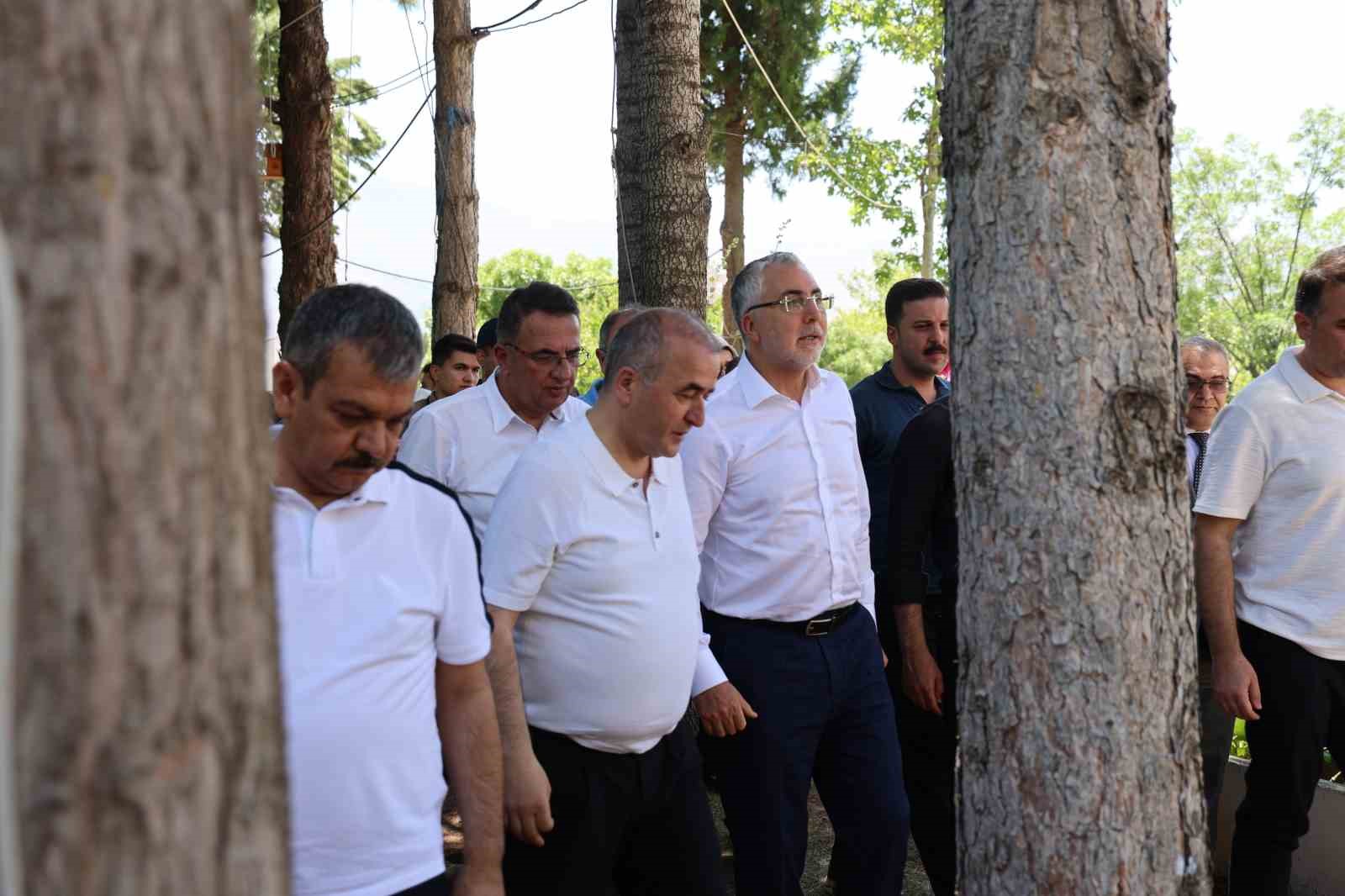 Çalışma ve Sosyal Güvenlik Bakanı Işıkhan: "İşgücü Uyum Programı kapsamında tüm kamu kurum ve kuruluşlarımıza desteklerimiz oluyor"