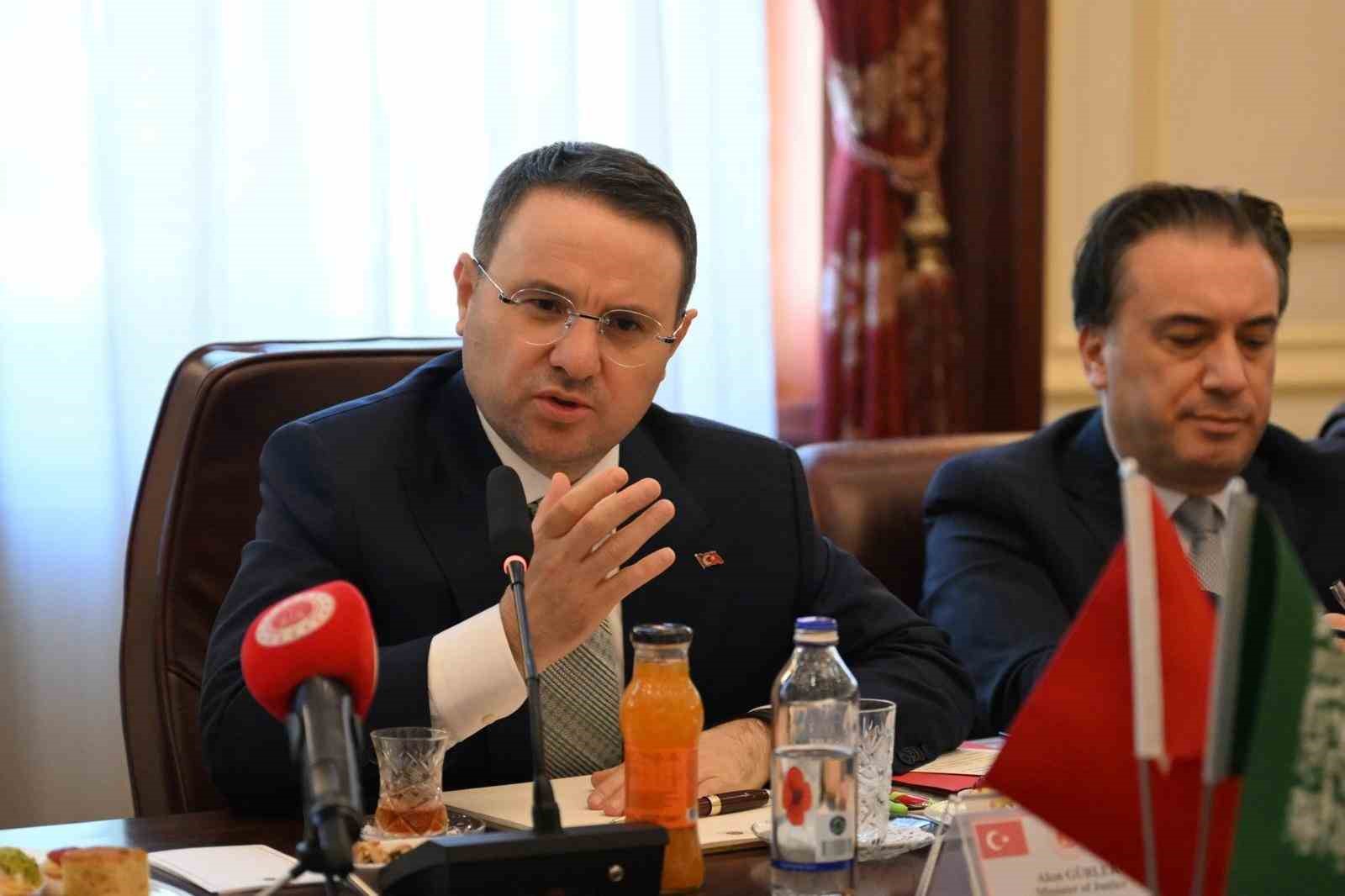 Adalet Bakanı Gürlek, Suudi mevkidaşı Al Smani ile bir araya geldi