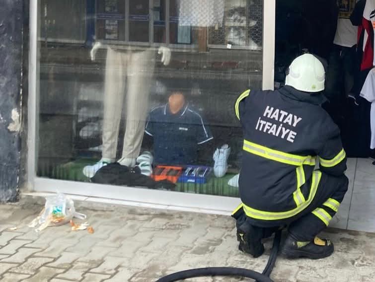 D&ouml;rtyol&rsquo;da iş yeri yangını