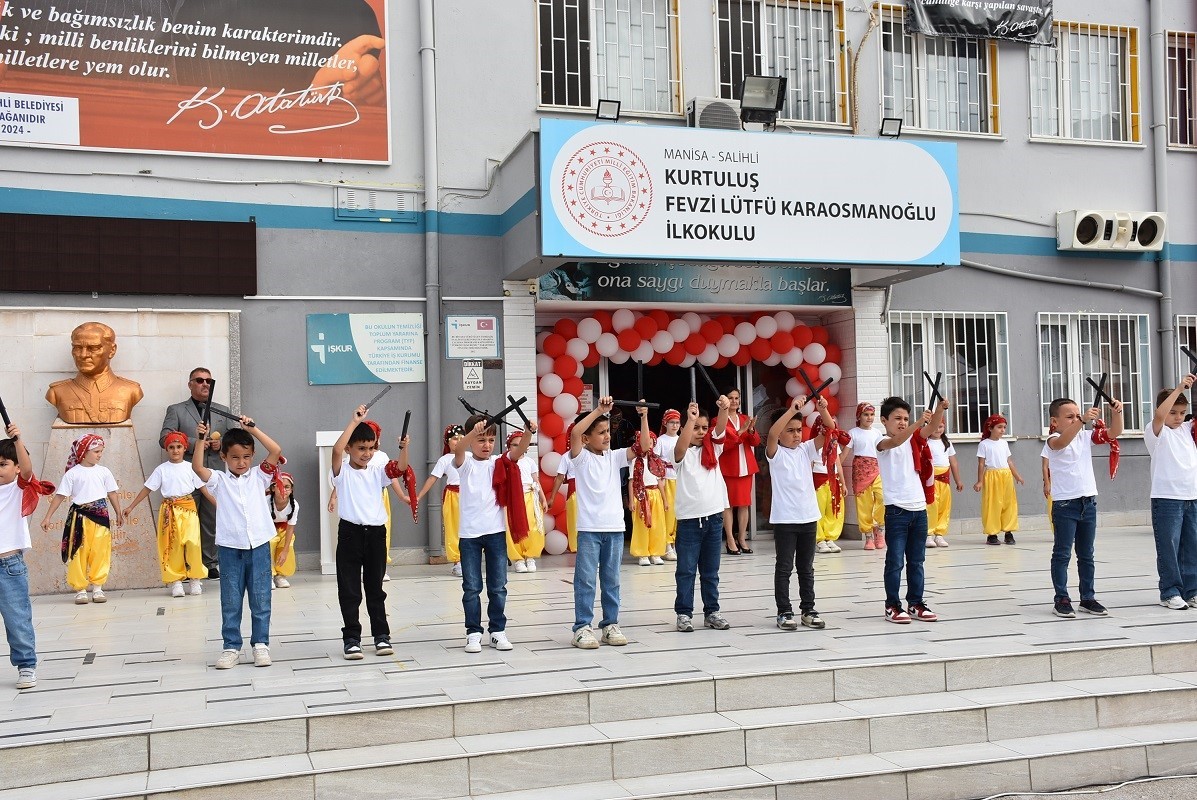 Salihli’de İlköğretim Haftası kutlandı