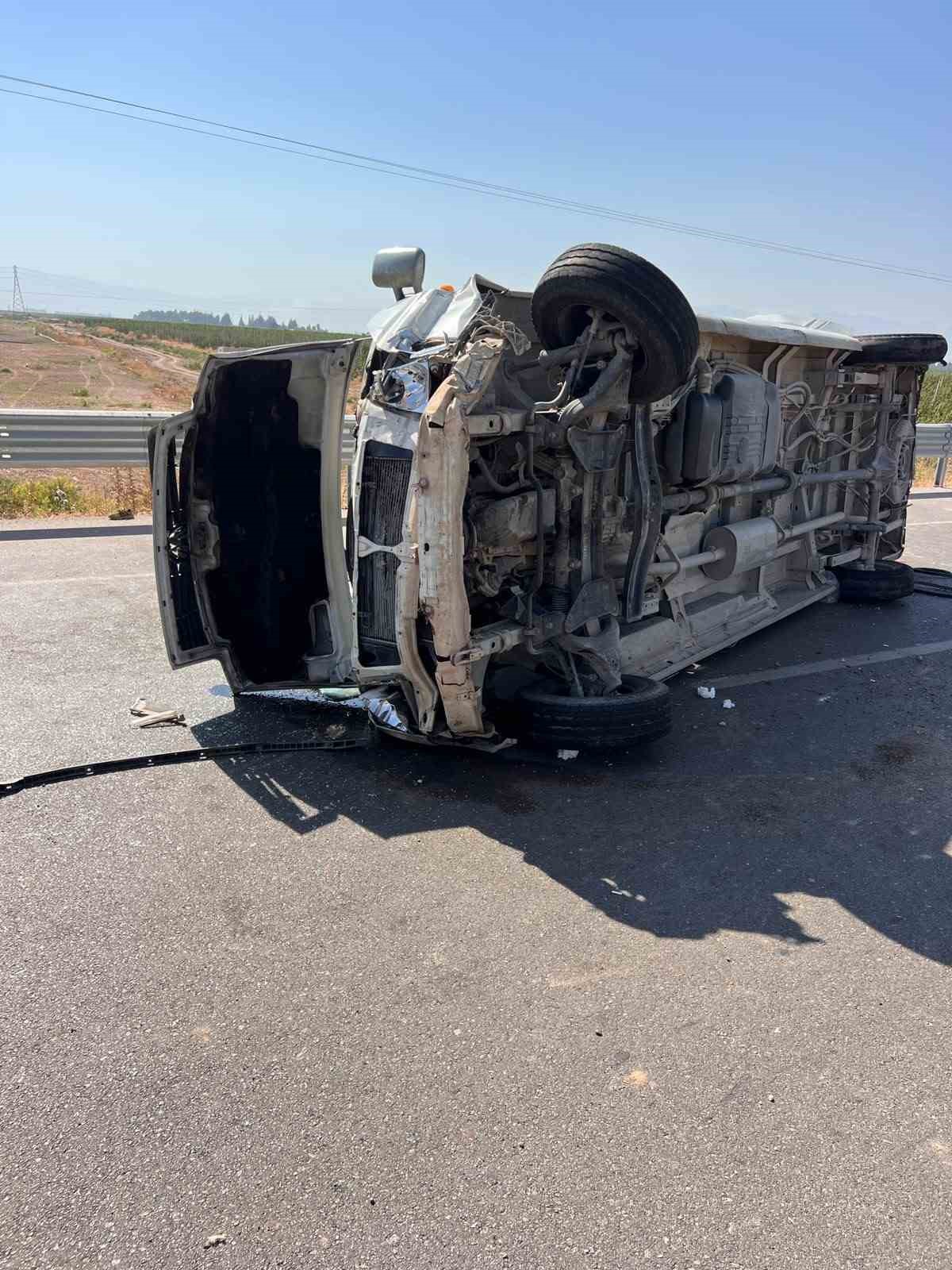 Trafik kazasında ağır yaralanan tarım iş&ccedil;isi &ouml;ld&uuml;