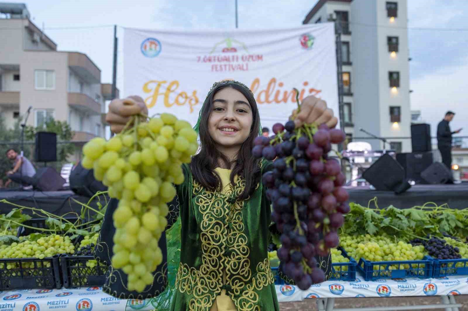 Mersin’de 7. Örtüaltı Üzüm Festivali coşkusu