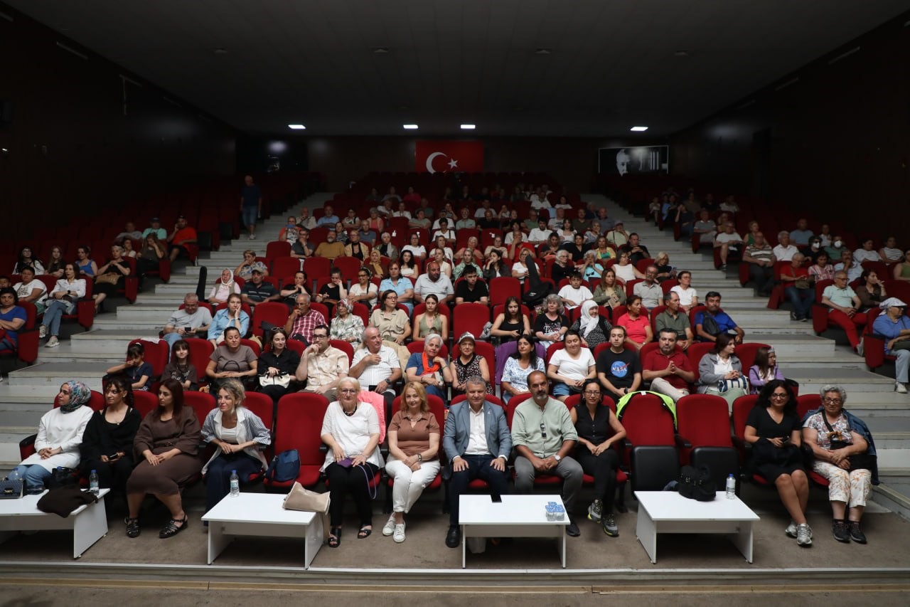 Edremit Belediyesi kursiyerlerinden müzik ziyafeti