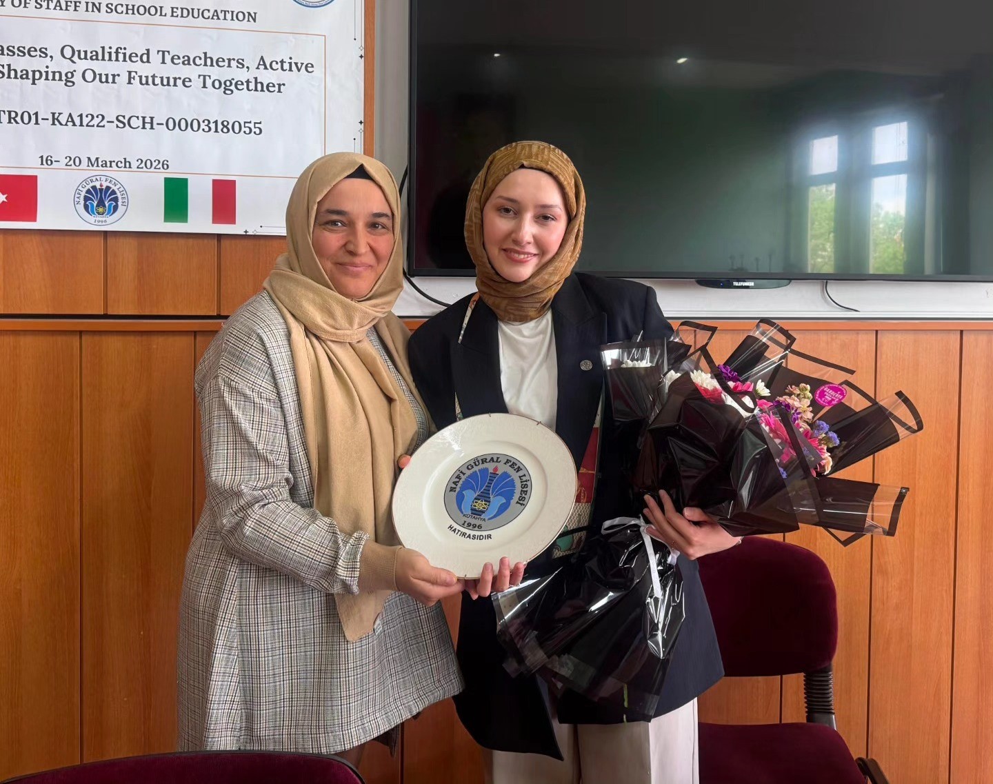 K&uuml;tahya&rsquo;da fen lisesi &ouml;ğrencilerine avukatlık mesleği tanıtıldı
