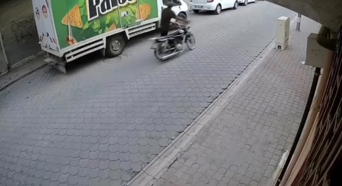 Mardin’de motosiklet hırsızlığı kamerada