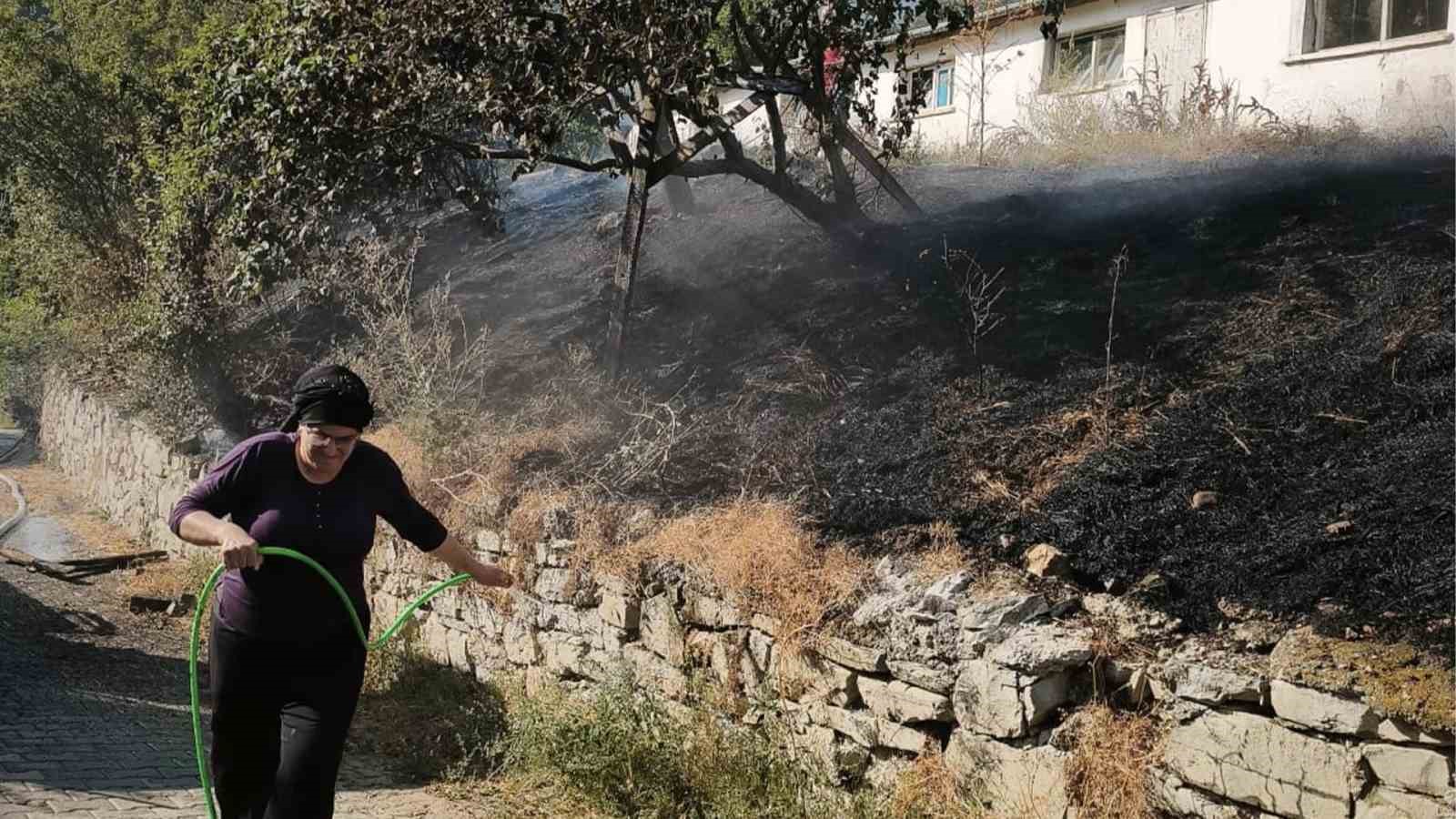 Mudurnu’da korkutan yangın: Kümeslere sıçramadan söndürüldü