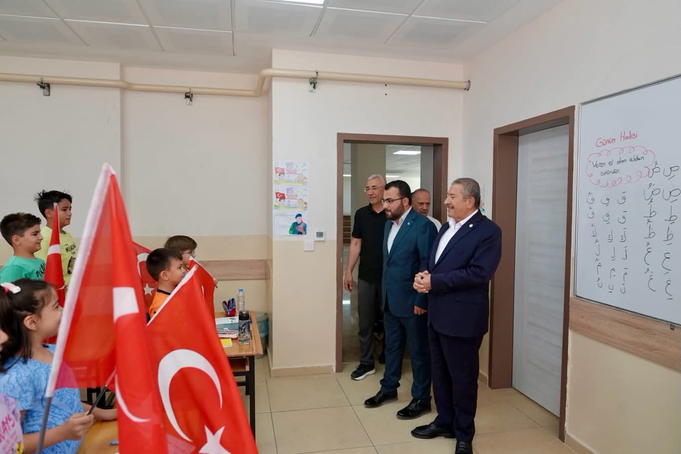 Başkan Bozkurt, TÜGVA’da gençlerle buluştu