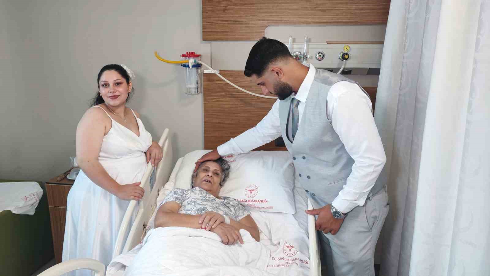 Gelin ve damattan anneyi ağlatan ziyaret