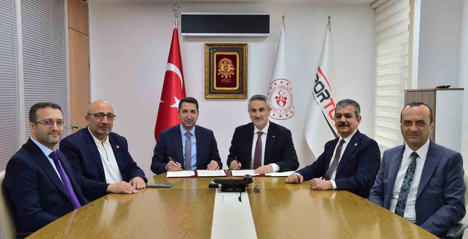 Elazığ’a 10 yeni spor sahası