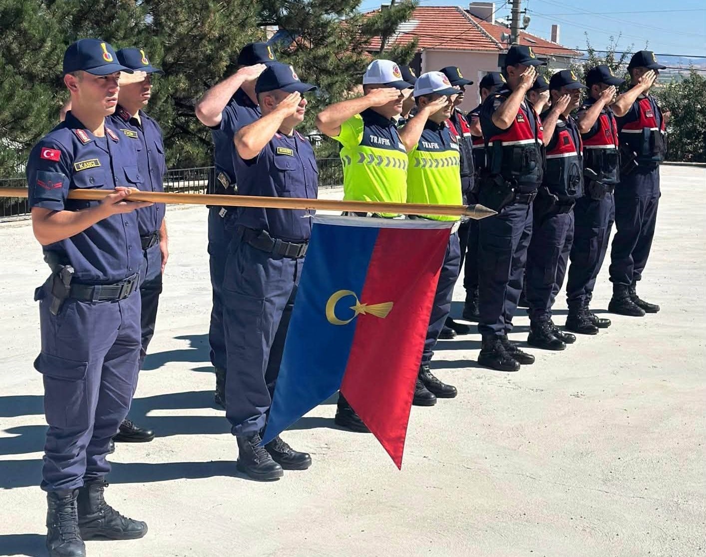 Altıntaş Kaymakamı Yıldırım’dan jandarma birimlerine ziyaret