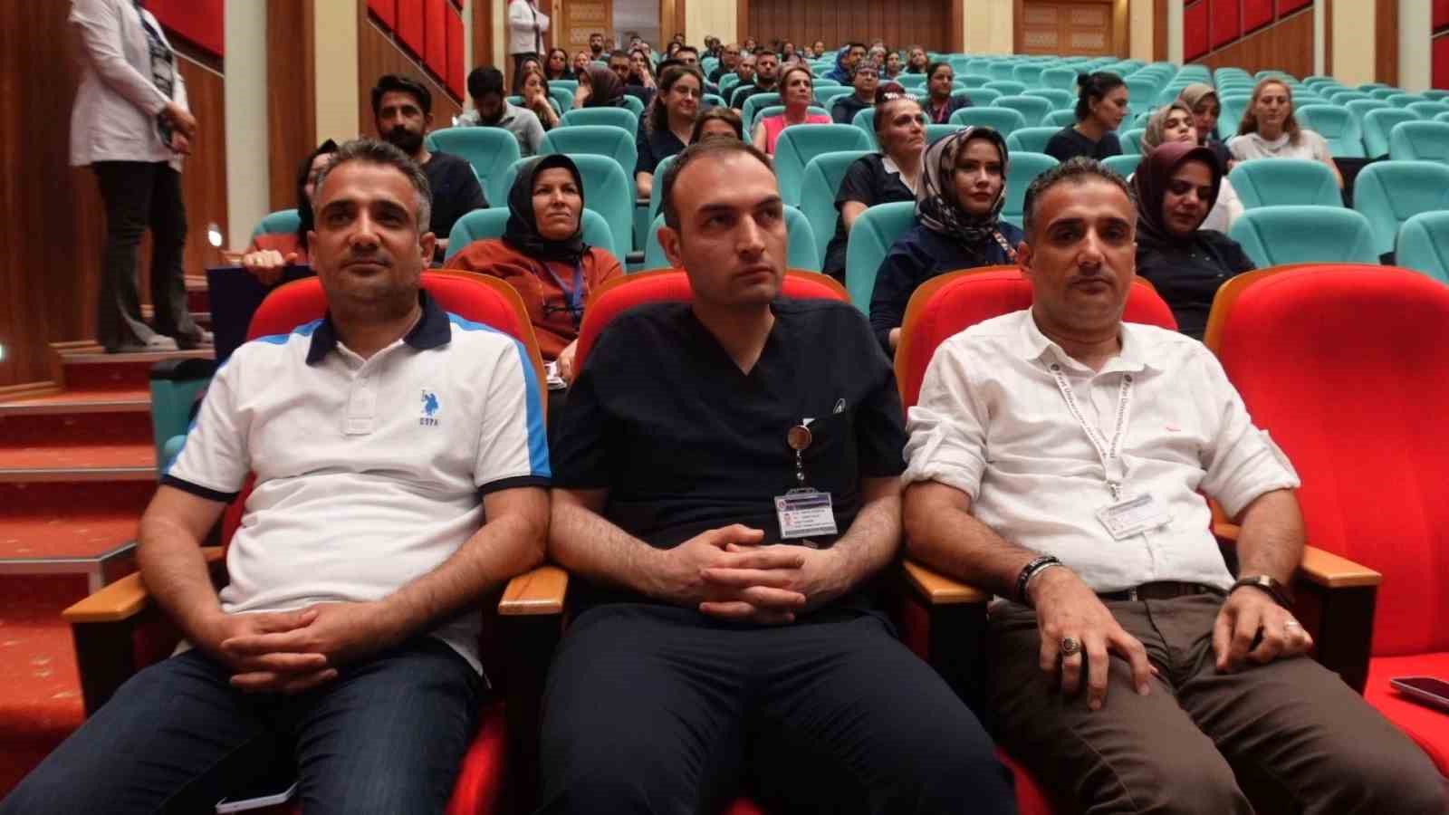 Sağlık çalışanlarına, ‘Delici ve kesici alet yaralanmaları’ eğitimi verildi