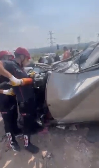 Osmaniye’de hafif ticari araç ile otomobil çarpıştı: 2 yaralı