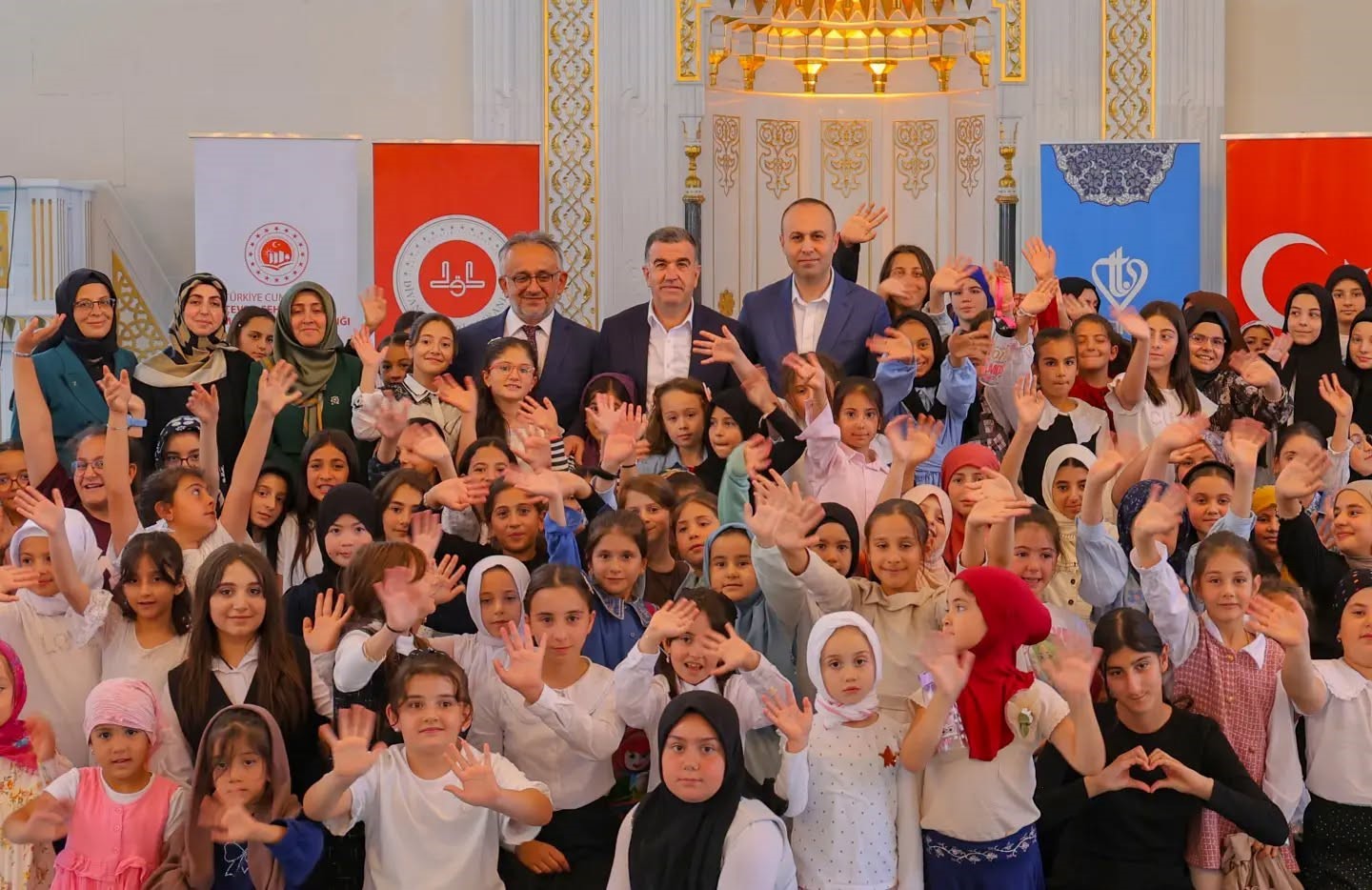 Bayburt’ta Kur’an kursu öğrencileri cami çocuk buluşmasında bir araya geldi