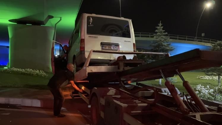 Alkolmetreyi &uuml;flemeyi reddeden s&uuml;r&uuml;c&uuml;ye 350 bin TL ceza