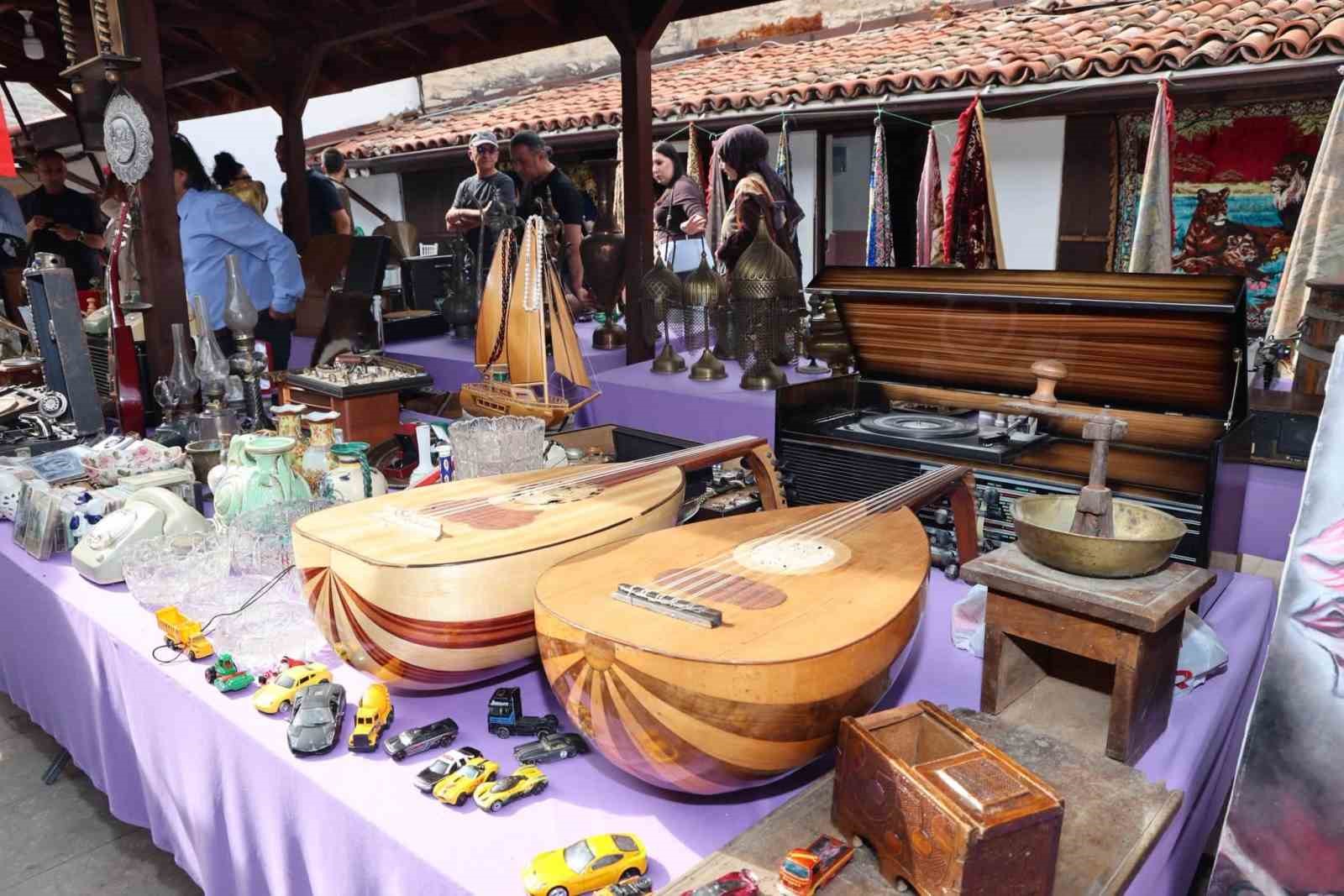 Safranbolu’da antika pazarı açıldı