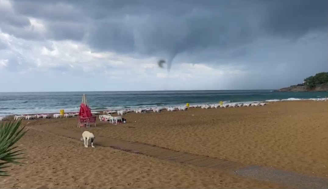 Alanya açıklarında hortum görüntülendi