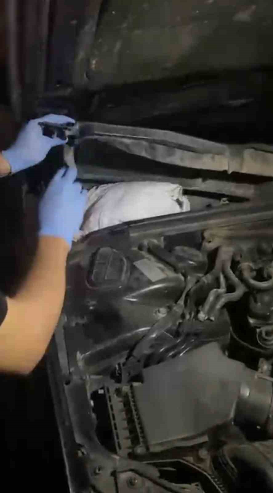 Tunceli&rsquo;de 908 gram esrar ele ge&ccedil;irildi
