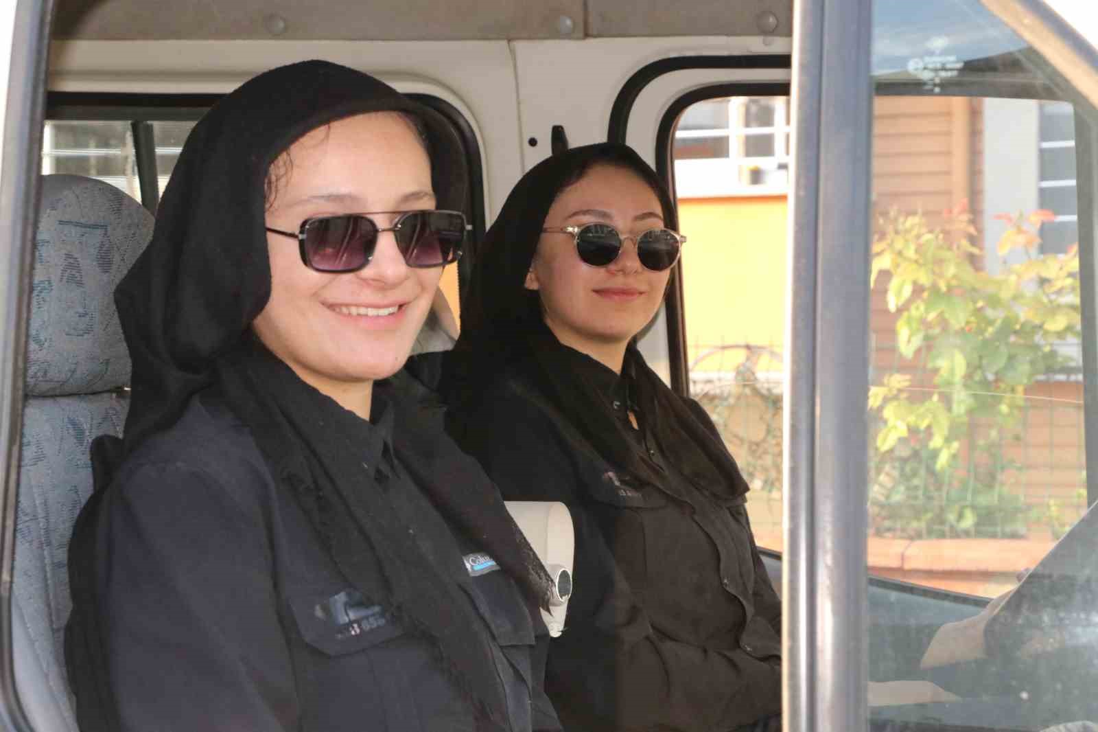 Kadın gücüyle kurulan başarı hikâyesi: Anne ve iki kızı halı yıkama sektöründe örnek oluyor