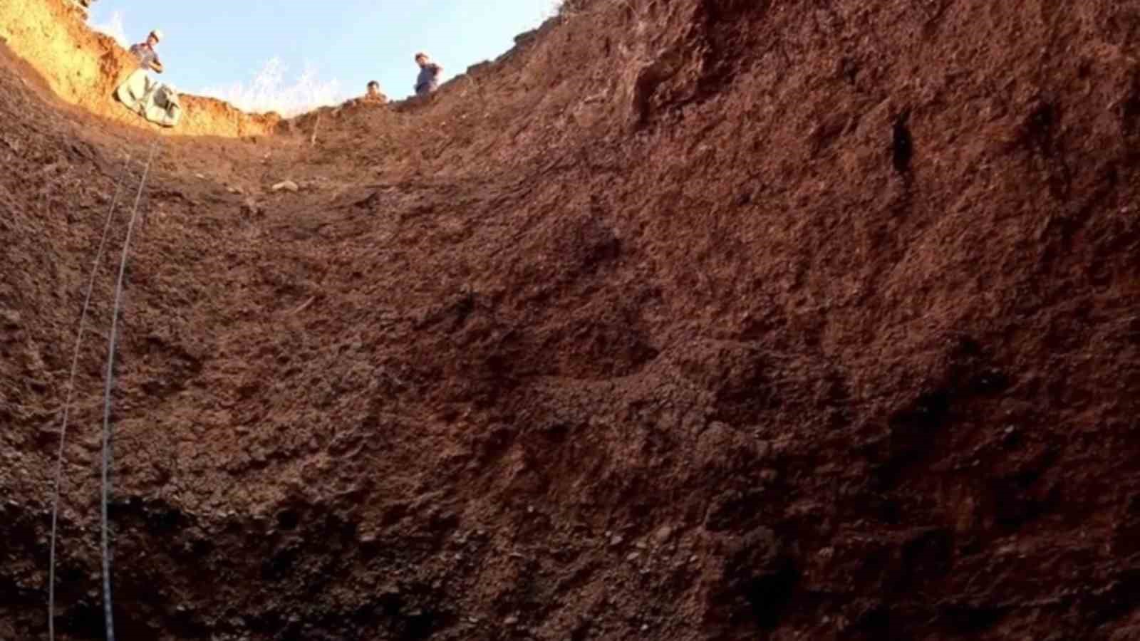Siirt’te 30 metrelik obruğa düşen keçi AFAD tarafından kurtarıldı
