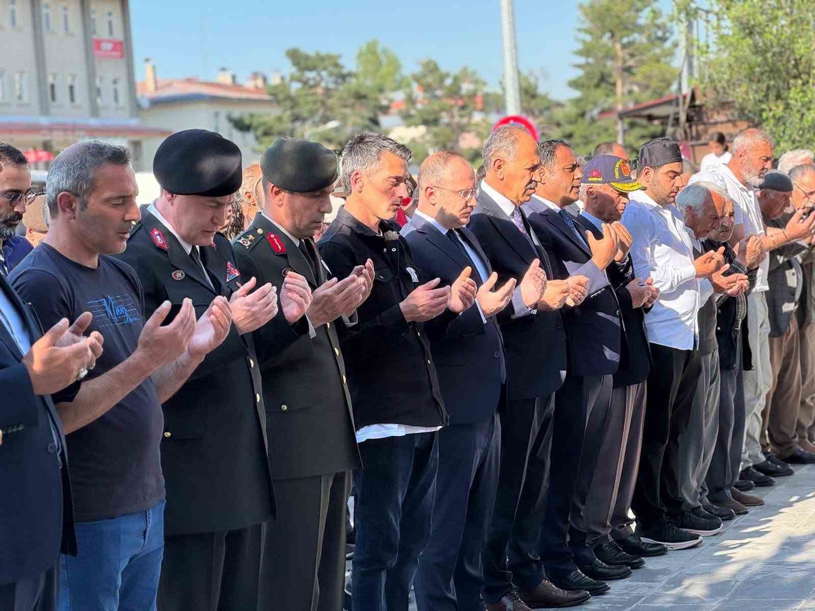 Kıbrıs Gazisi Yasin Soğukbulak Arpaçay’da askeri törenle son yolculuğuna uğurlandı