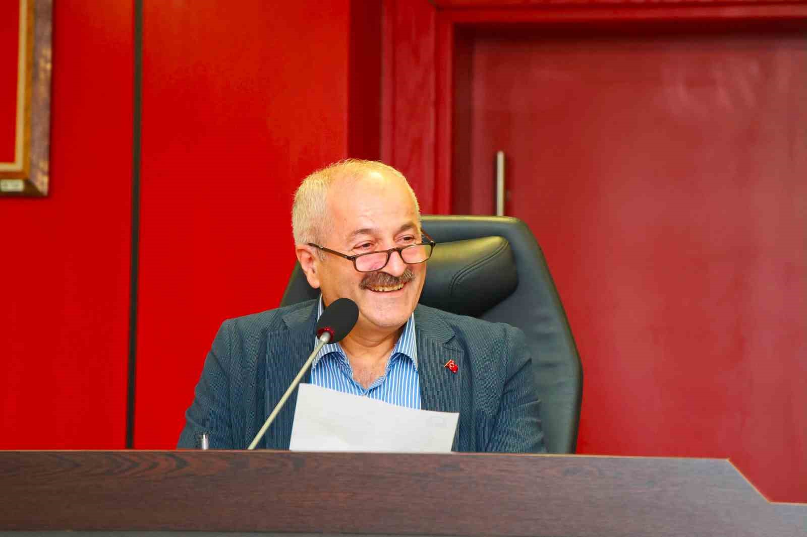 Gebze Meclisi’nden üniversitelilere 12 bin TL destek
