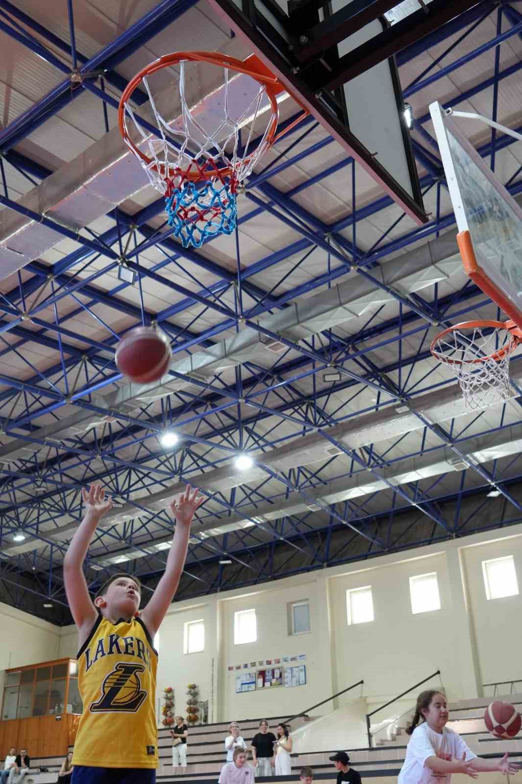 Basketbol ile eğlendiler