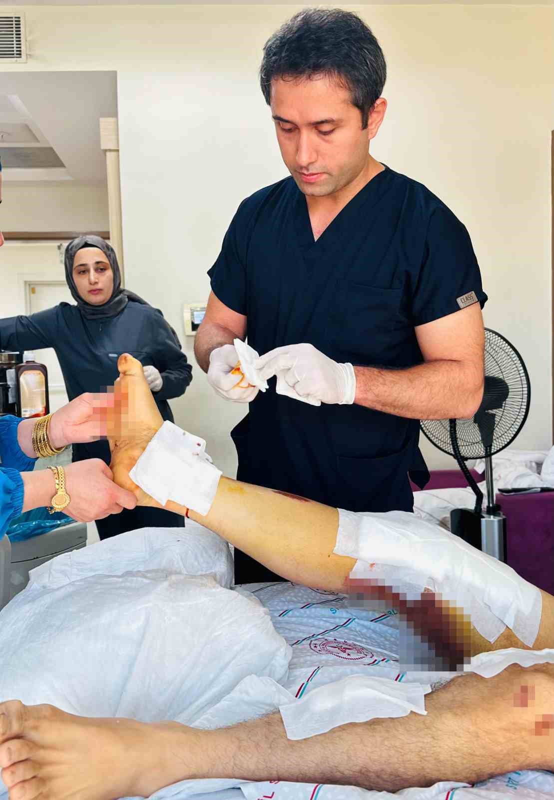 Siirt&rsquo;te beton mikserine kaptırılan bacak başarılı ameliyatla kurtarıldı