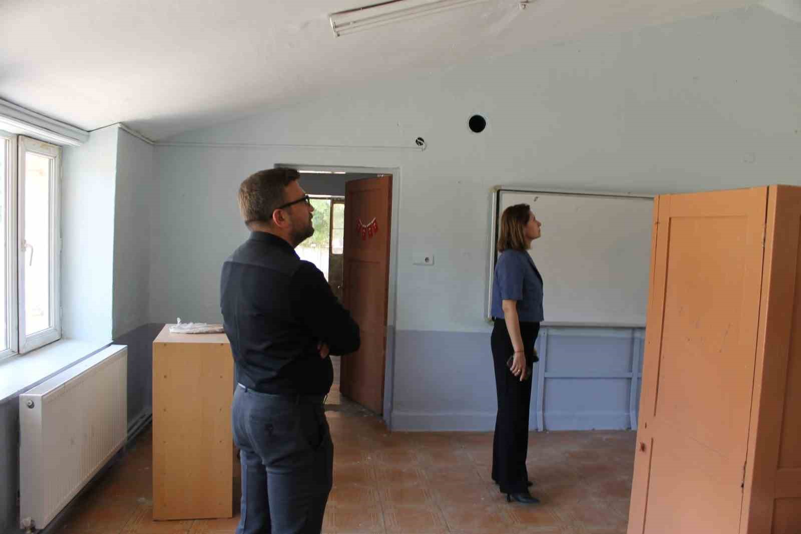 Altıntaş’ta köy okulları yeni eğitim yılına hazırlanıyor