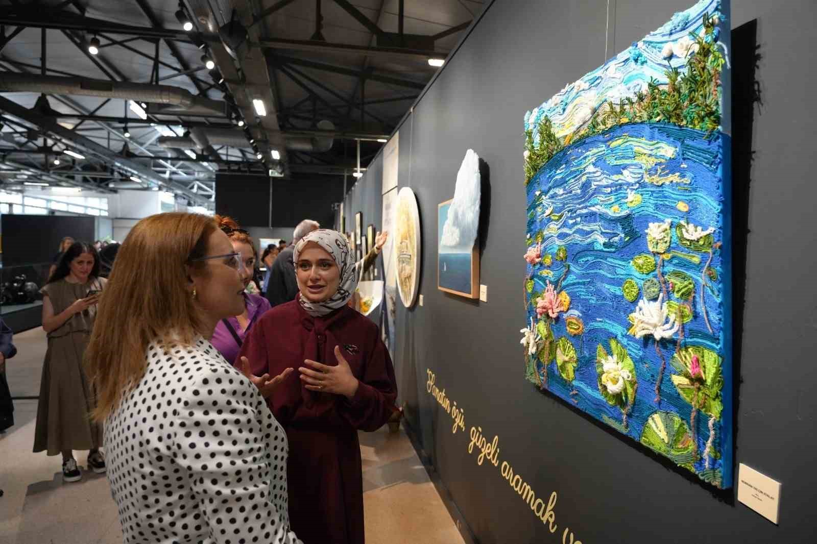 Gençlerin "İz" temalı yıl sonu sergisi beğeni topladı