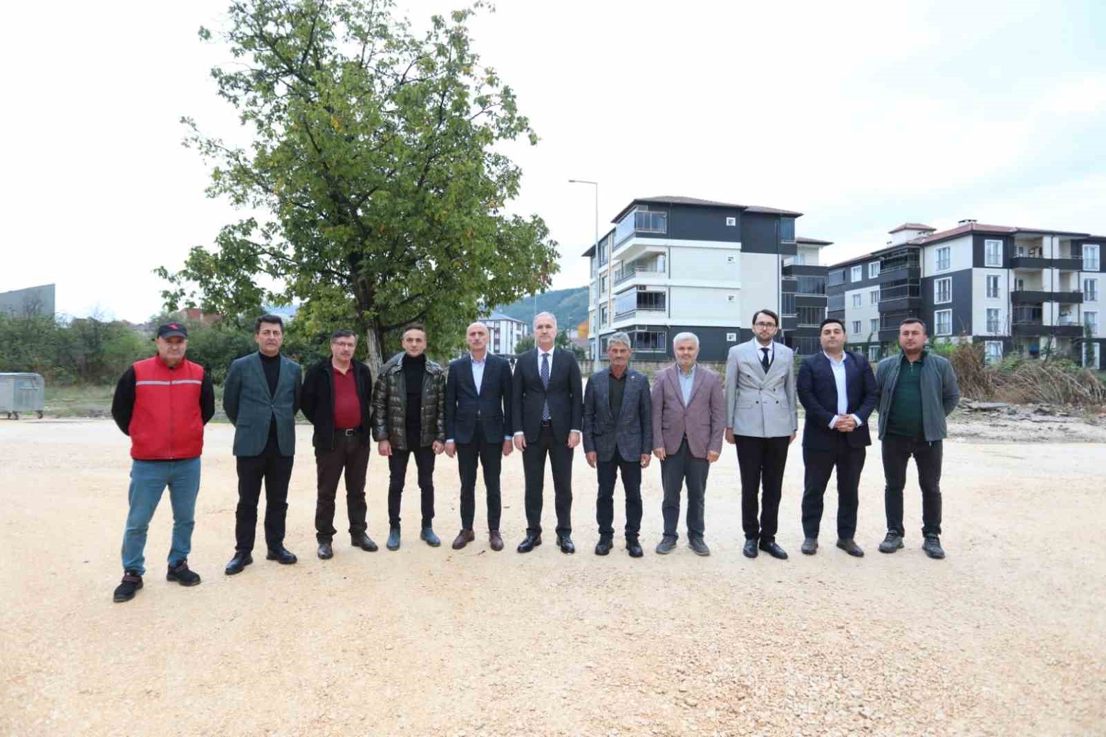 İnegöl’de 27 sokakta sathi kaplama çalışması başladı