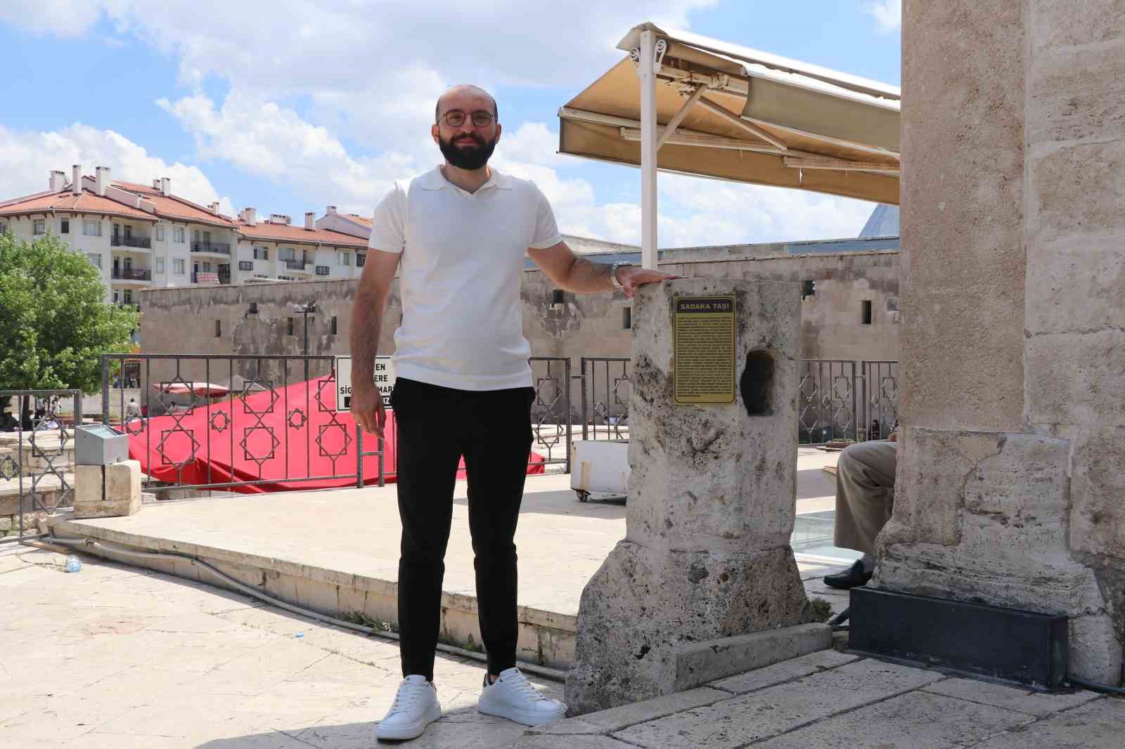 Birlik ve beraberliğin simgesi olan sadaka taşları g&uuml;n&uuml;m&uuml;zde unutuldu