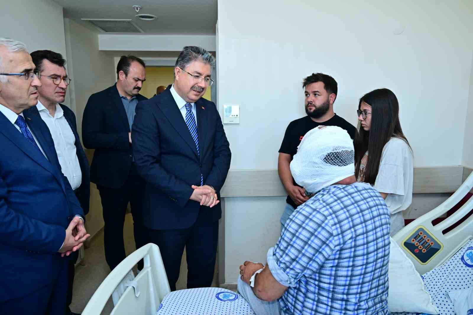 Vali Erdinç Yılmaz’dan yaralı itfaiyecilere ziyaret