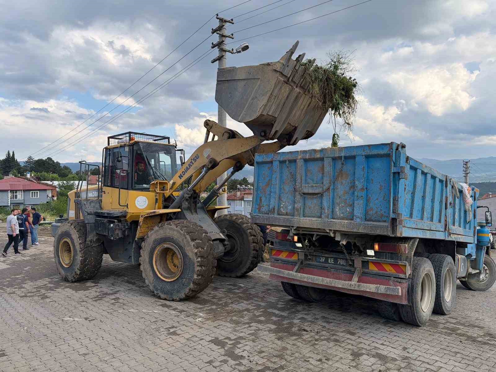 Tosya Belediyesi’nden Oto Sanayi Bölgesi’nde çevre temizliği