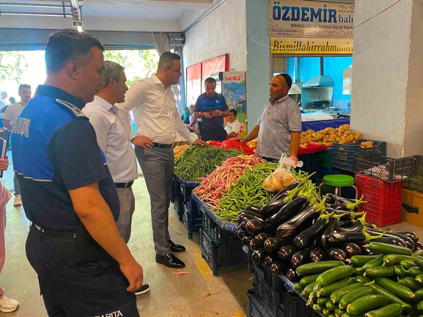 Kaymakam Dalak pazaryerinde esnaf ve vatandaşlarla buluştu