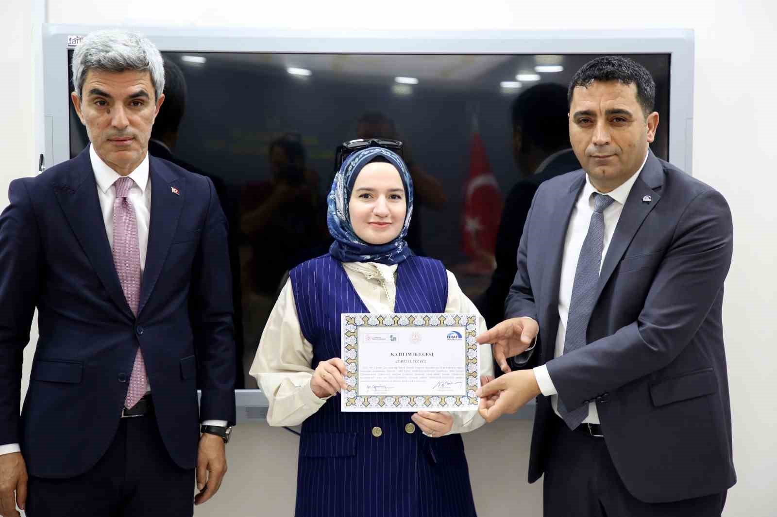 "Afet Sonrası &Ouml;ğretmenlerde Psikososyal İyileşme Programı" tamamlandı