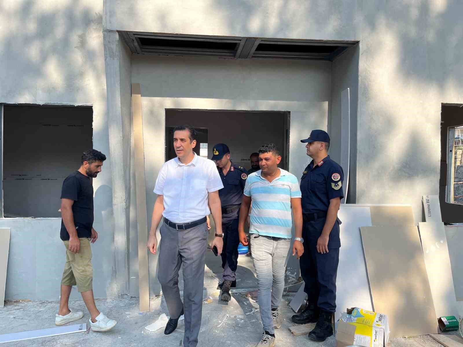 Kaymakam Topsakaloğlu, Tekeli Jandarma Sosyal Tesisleri inşaatını inceledi
