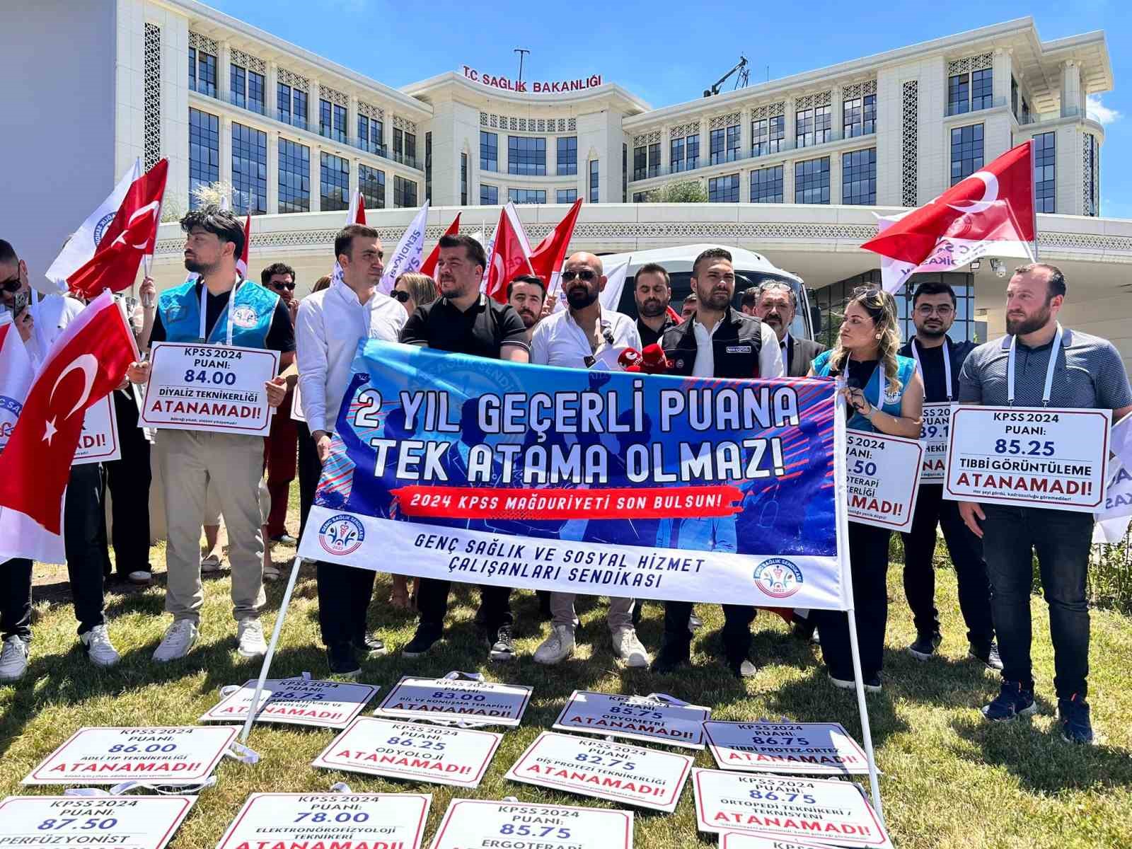 Genç Sağlık Sendikası’ndan sağlık çalışanları için ek kontenjan çağrısı