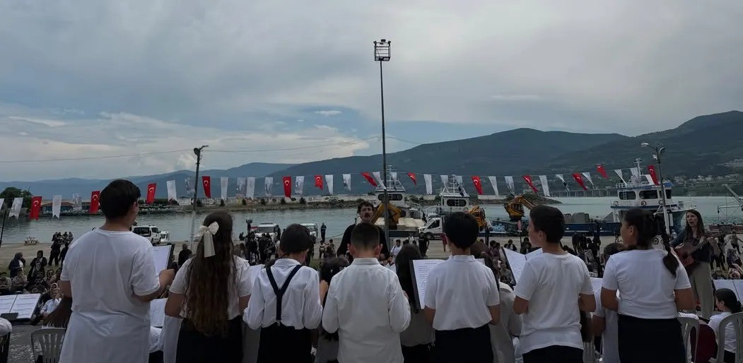 Sinop’ta çocuklar sanat, müzik ve sporla buluştu