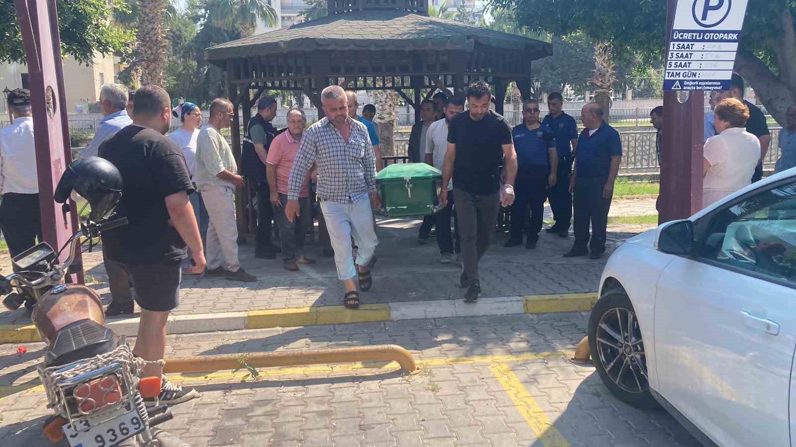 Mersin’de şüpheli ölüm: Parkta cansız bedeni bulundu