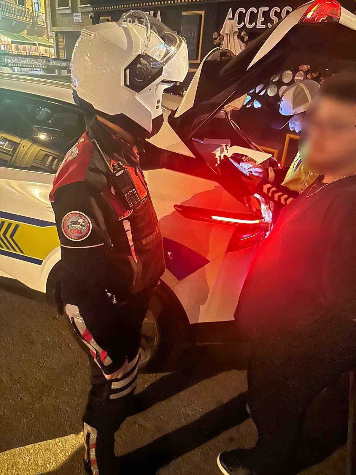 Tacize kadar varan sorunların olduğu sokakta polis denetimi