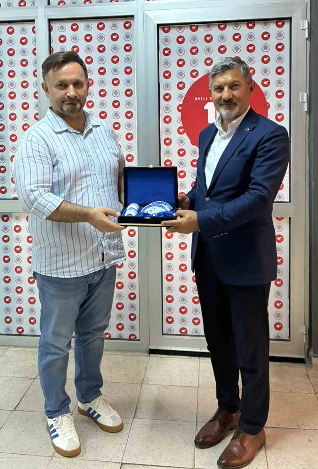 T&uuml;rkiye 3&rsquo;&uuml;ncs&uuml; Muğla BİLSEM&rsquo;e Eğitim-Bir-Sen&rsquo;den tebrik ziyareti
