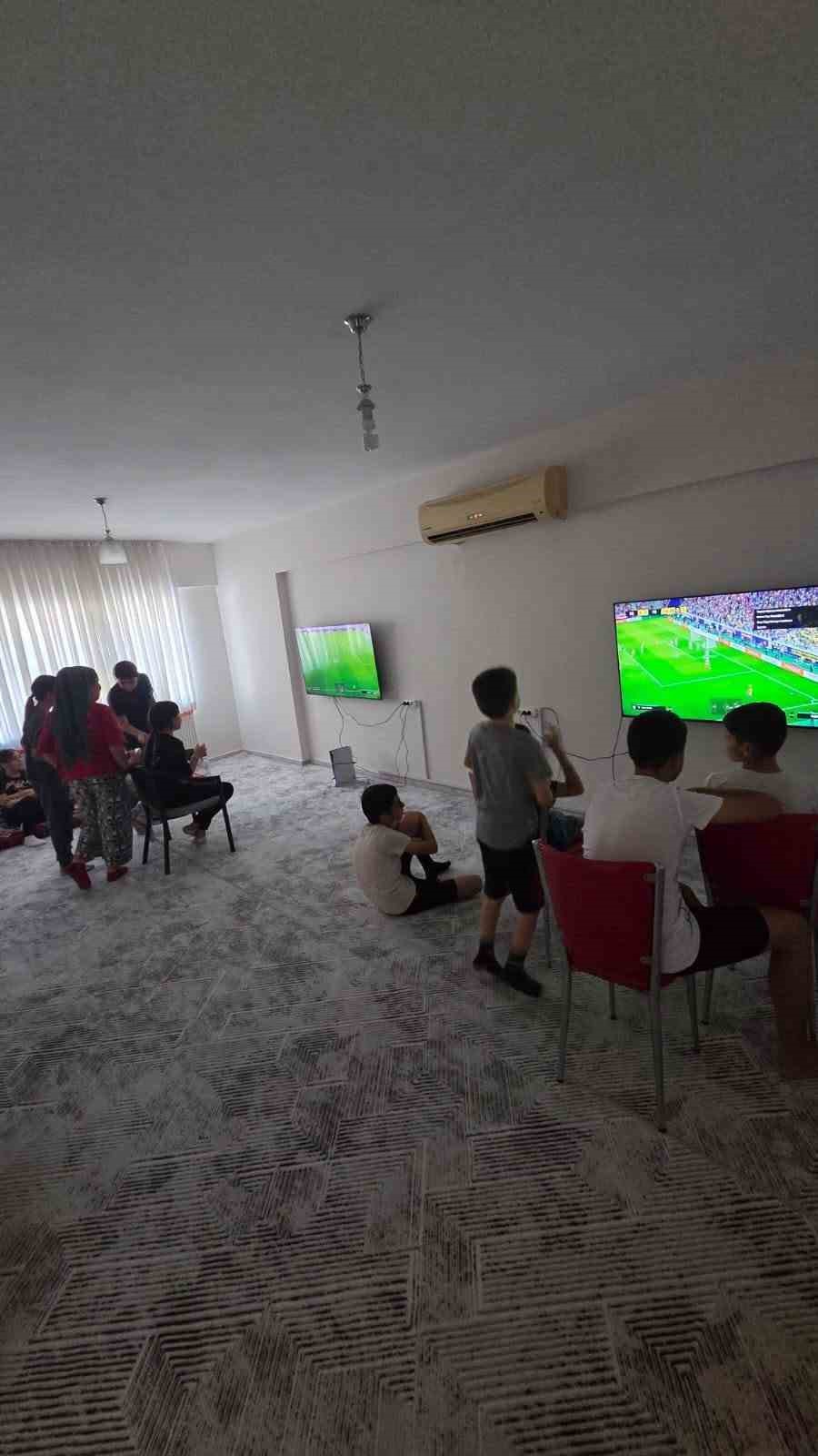 Kuyucak’ta Kur’an kursu öğrencilerine nezaket ve arkadaşlık eğitimi