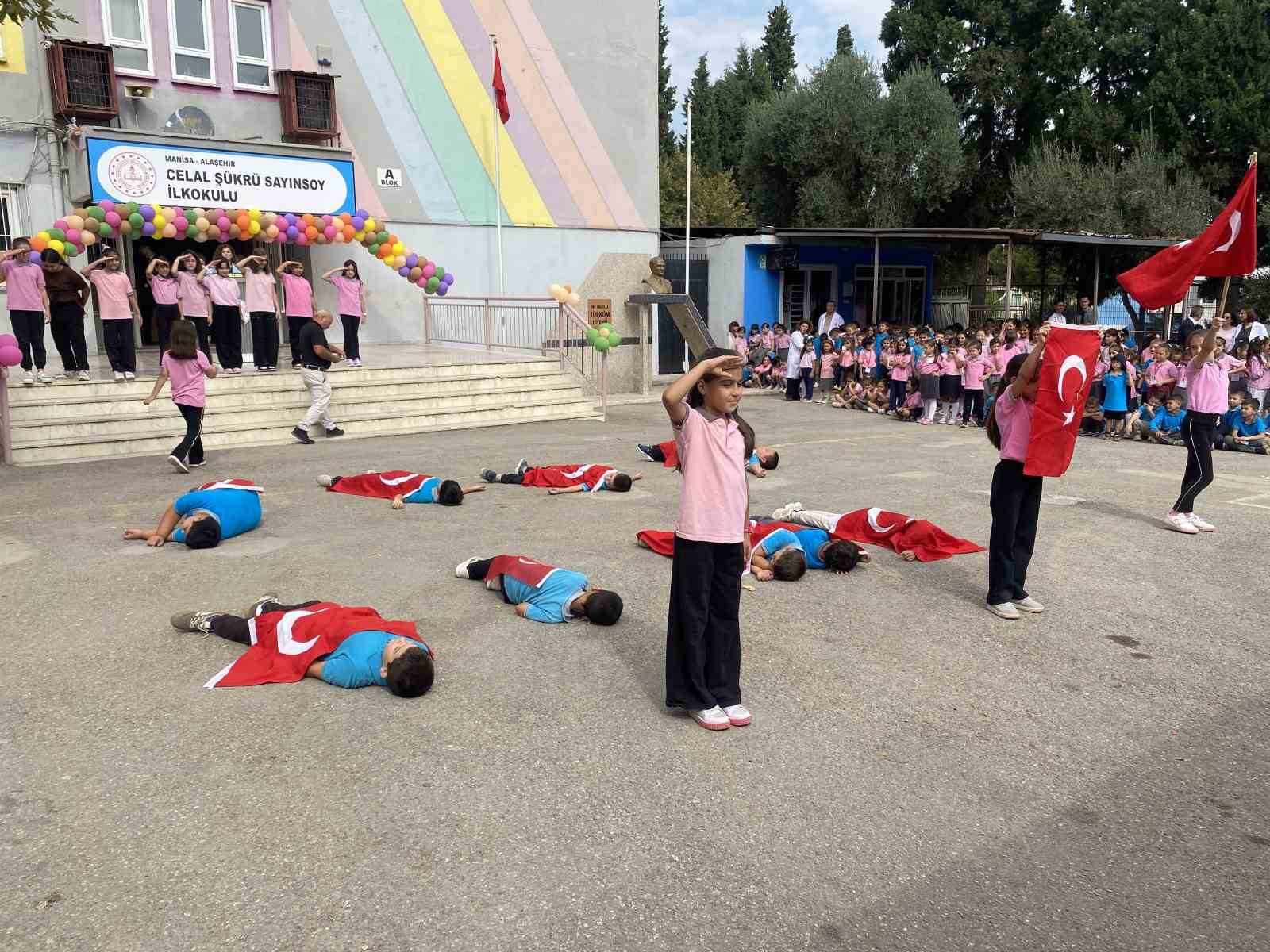 Alaşehir’de İlköğretim Haftası kutlandı