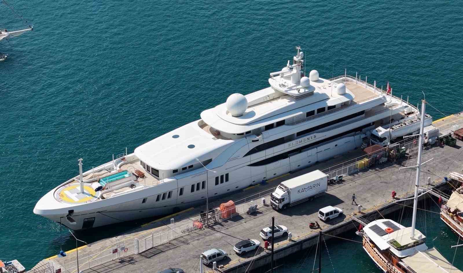 Suudi milyarderin 125 milyon dolarlık mega yatı Fethiye&rsquo;de 100 ton akaryakıt aldı