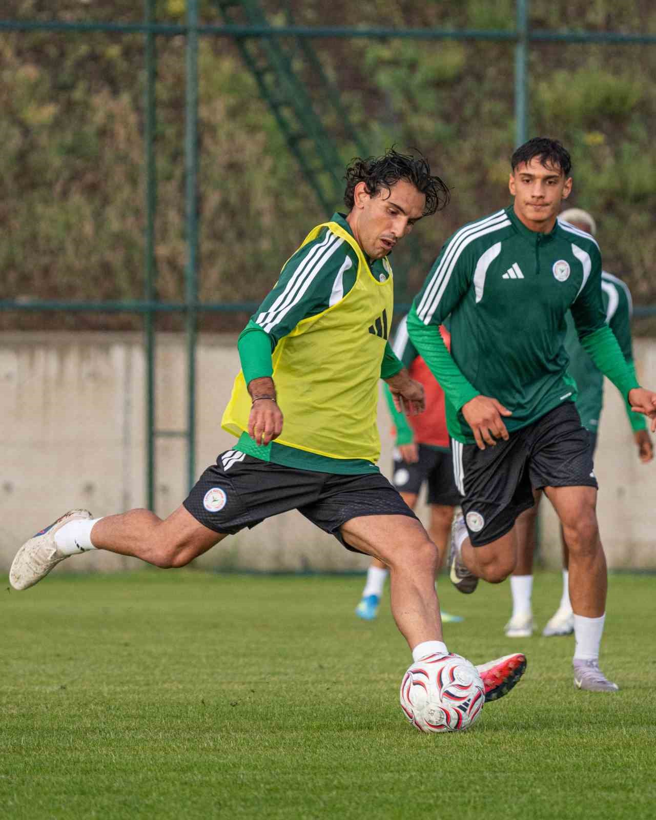 &Ccedil;aykur Rizespor, yeni sezon mesaisine Erzurum&rsquo;da başladı